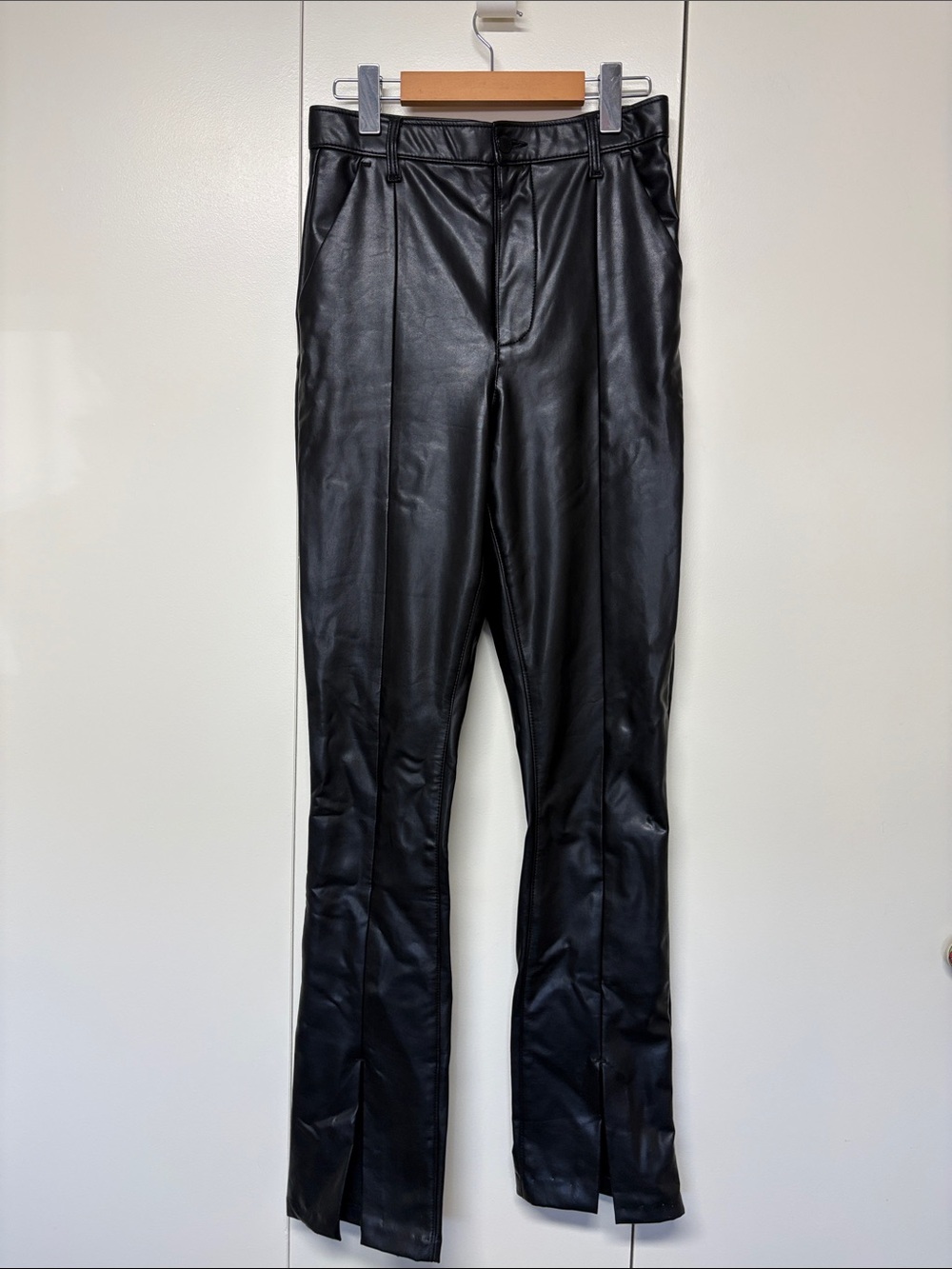 Abercrombie & Fitch The Skinny Ultra High Rise faux leather split hem